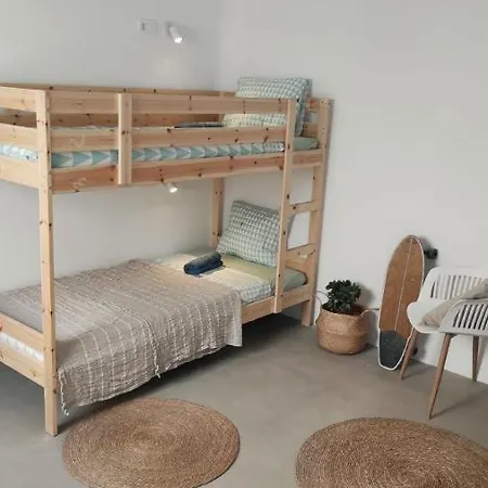 Nomad Surf House * Κοραλέχο