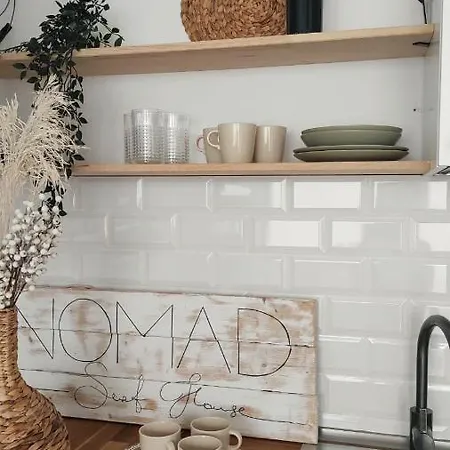 호스텔 Nomad Surf House