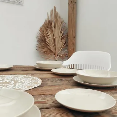 Nomad Surf House * Κοραλέχο