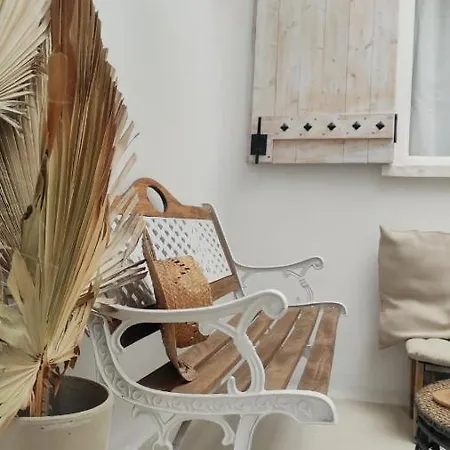 Nomad Surf House Коральео