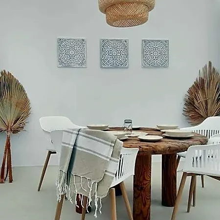 Nomad Surf House Hostel